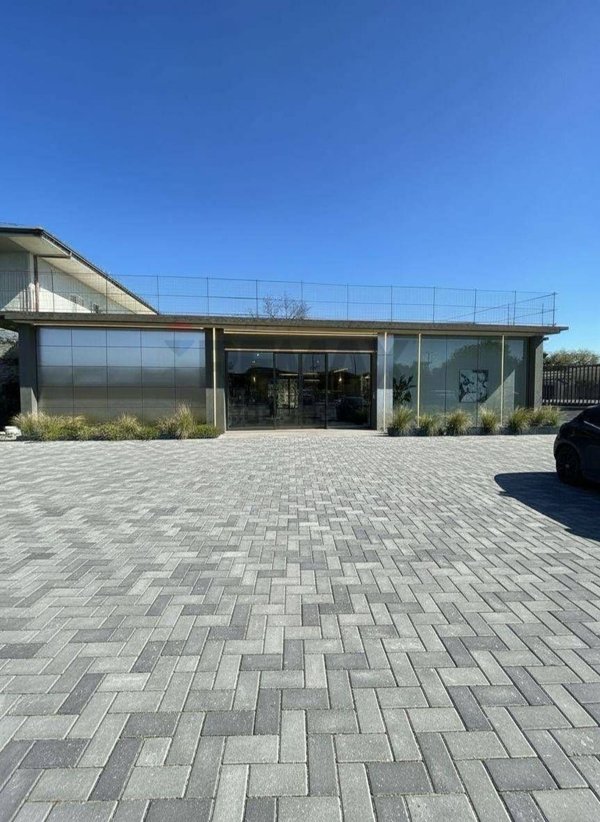 locale commerciale in vendita a Belpasso