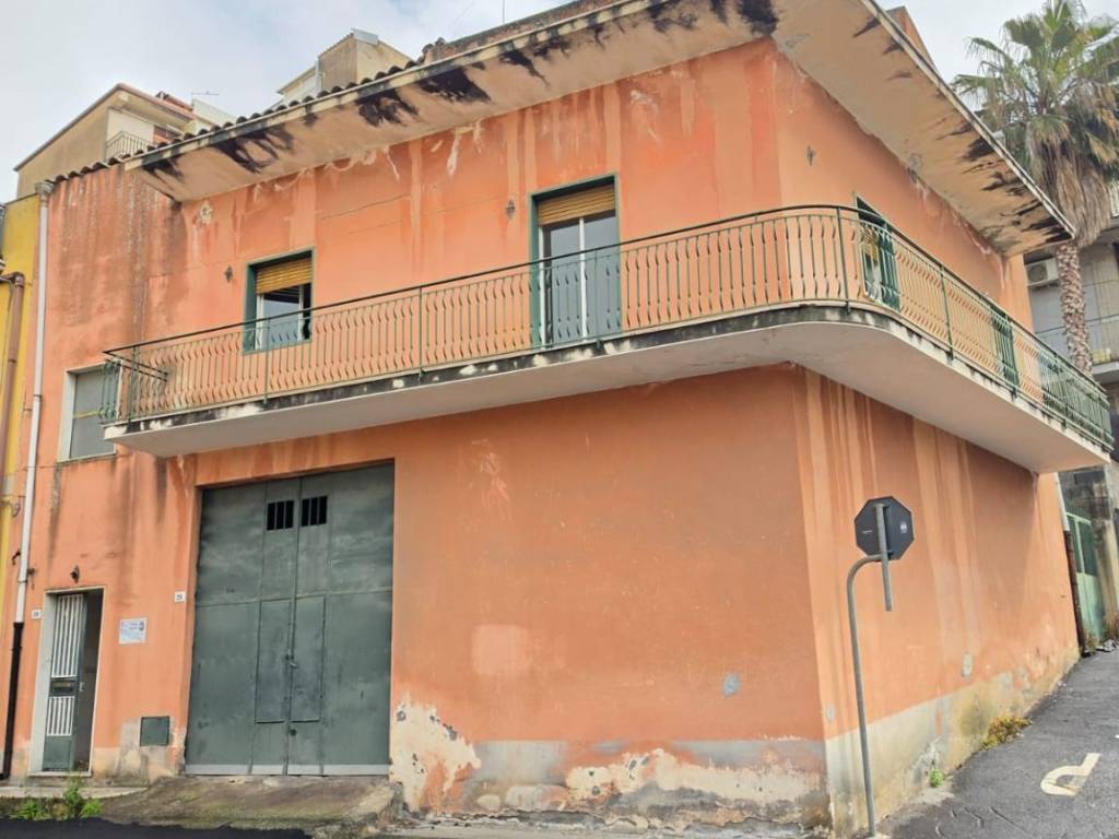 casa indipendente in vendita a Belpasso