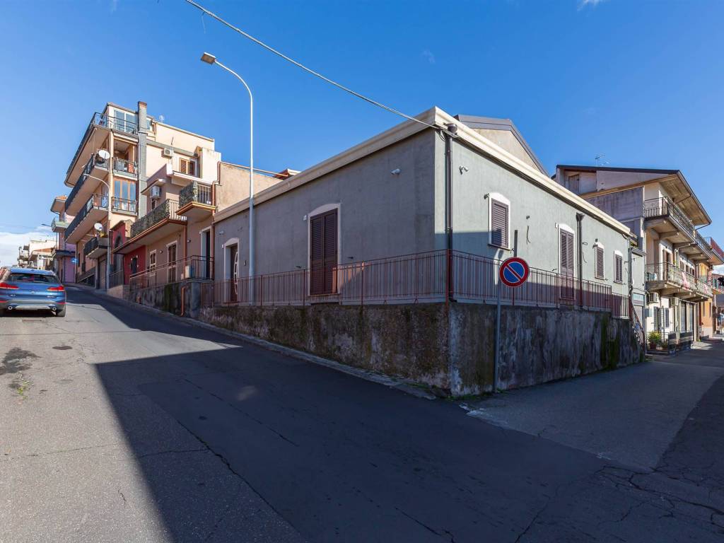 casa indipendente in vendita a Belpasso