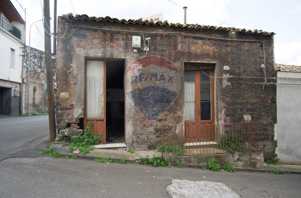 casa indipendente in vendita a Belpasso