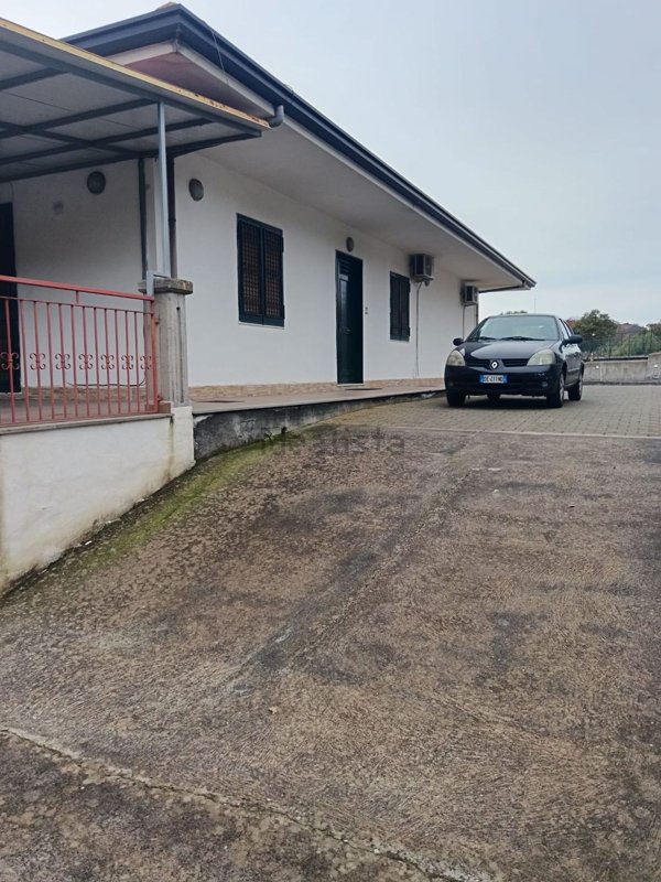 casa indipendente in vendita a Belpasso
