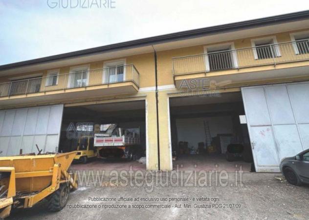 locale commerciale in vendita a Belpasso