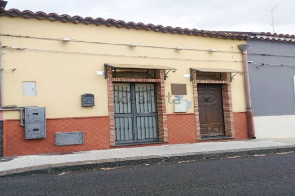 casa indipendente in vendita a Belpasso