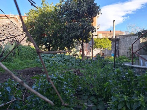 casa indipendente in vendita a Belpasso