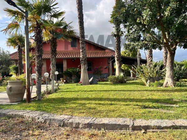 casa indipendente in vendita a Belpasso