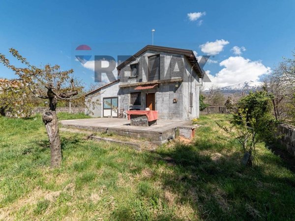 casa indipendente in vendita a Belpasso