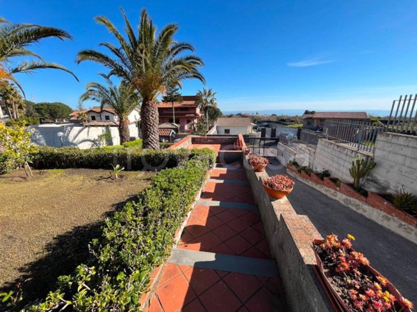 casa indipendente in vendita a Belpasso