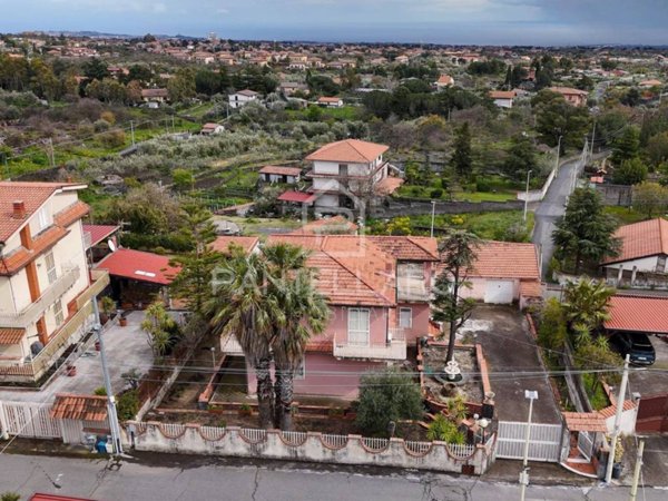 casa indipendente in vendita a Belpasso