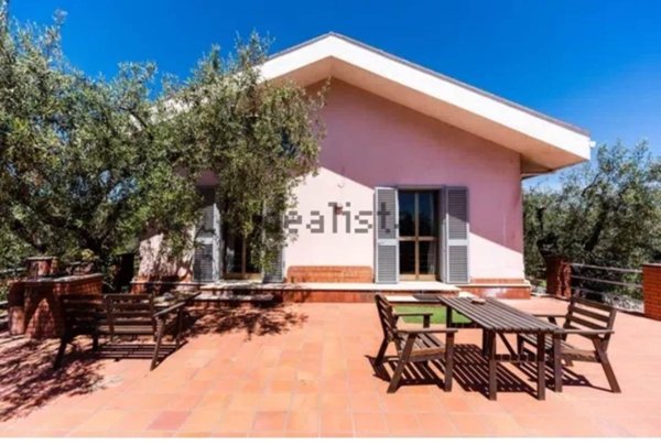 casa indipendente in vendita a Belpasso
