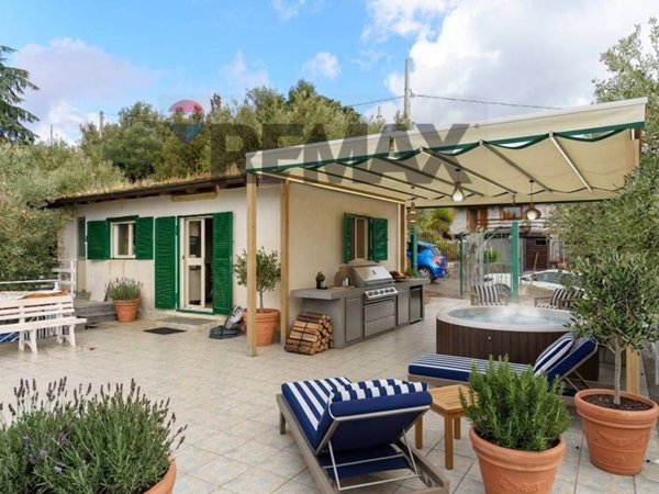 casa indipendente in vendita a Belpasso