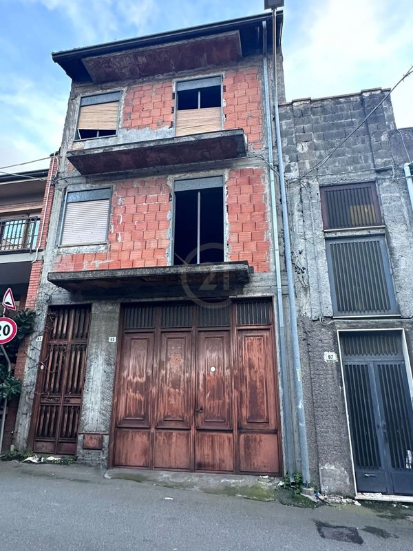 pentavano in vendita a Belpasso