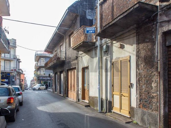 casa indipendente in vendita a Belpasso