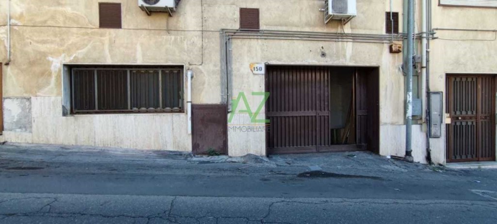 locale di sgombero in vendita a Belpasso