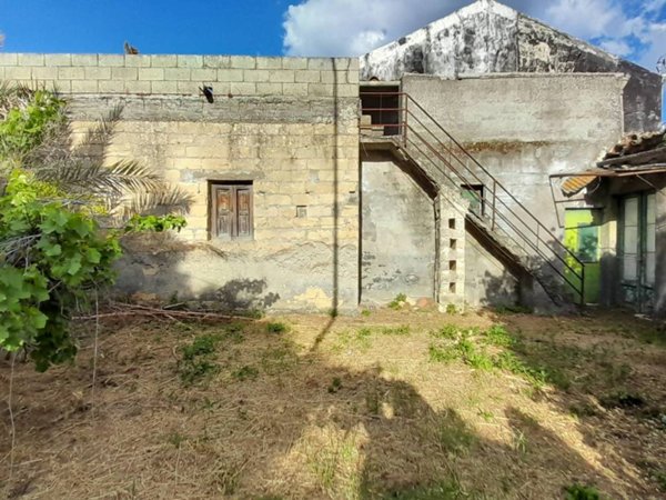 casa indipendente in vendita a Belpasso