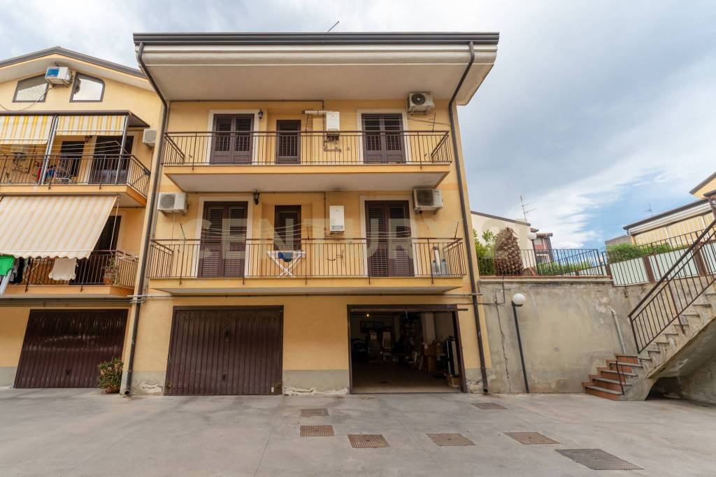 casa indipendente in vendita a Belpasso in zona Piano Tavola