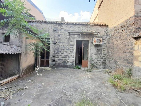 casa indipendente in vendita a Belpasso