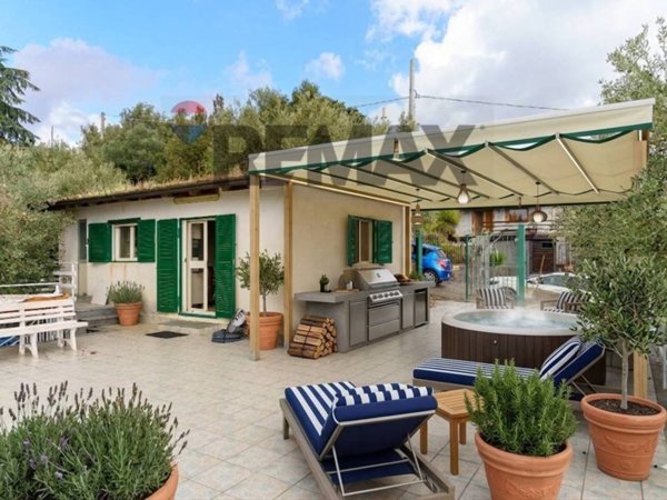 casa indipendente in vendita a Belpasso