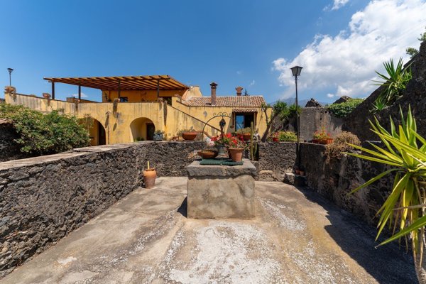casa indipendente in vendita a Belpasso