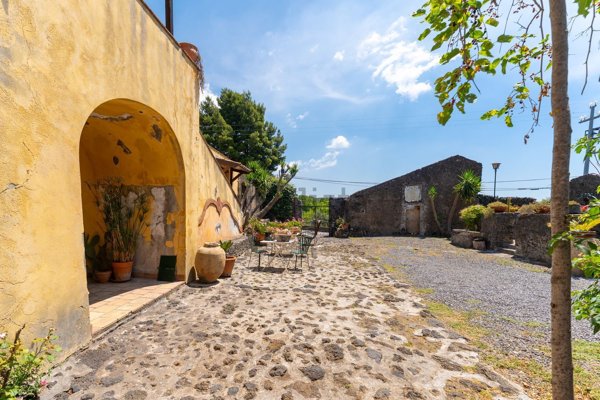 casa indipendente in vendita a Belpasso