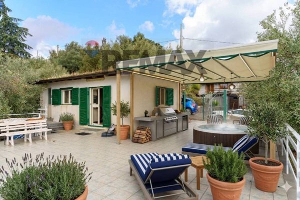 casa indipendente in vendita a Belpasso