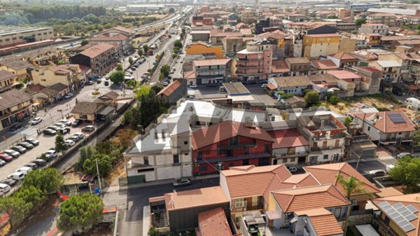 negozio in vendita a Belpasso in zona Piano Tavola