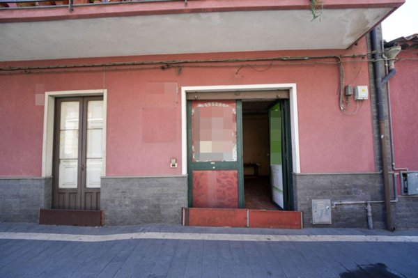 locale commerciale in vendita a Belpasso