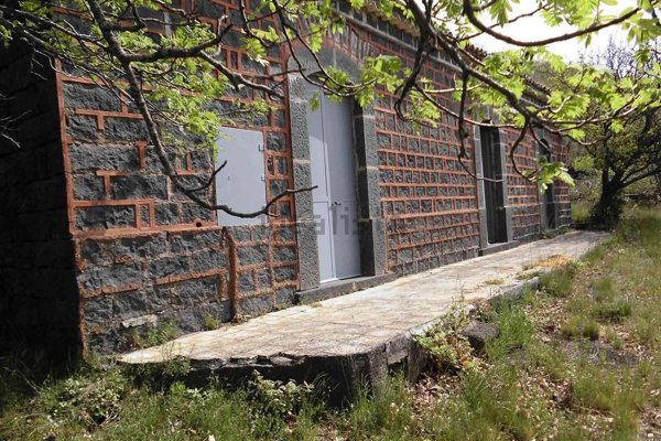 casa indipendente in vendita a Belpasso