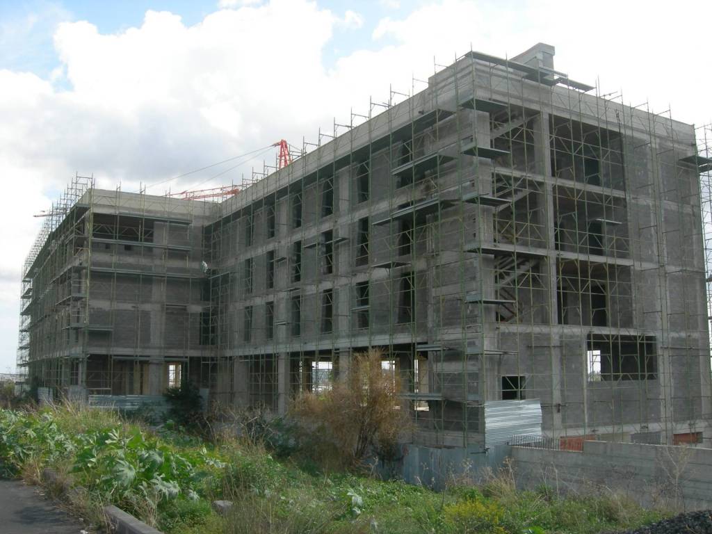 negozio in vendita a Belpasso in zona Piano Tavola