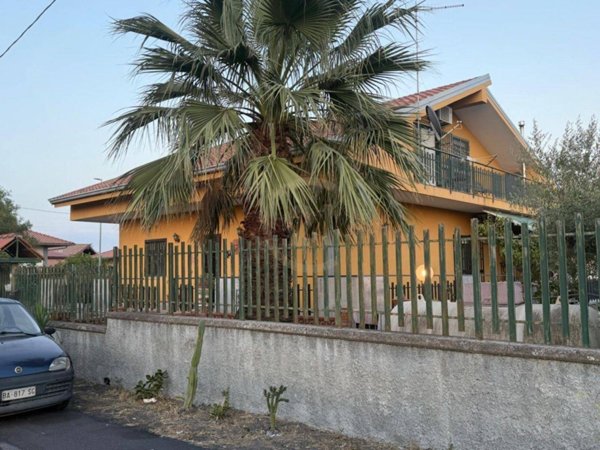 casa indipendente in vendita a Belpasso