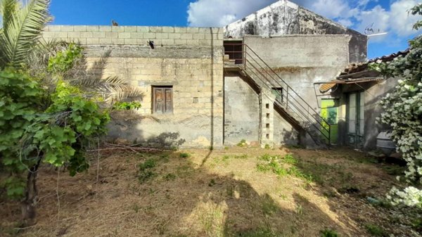 casa indipendente in vendita a Belpasso