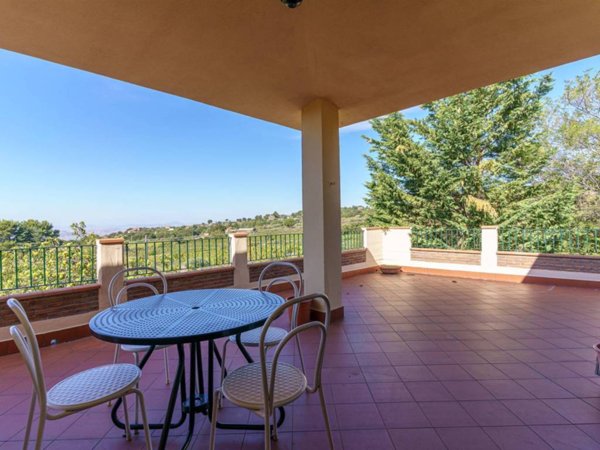 casa indipendente in vendita a Biancavilla