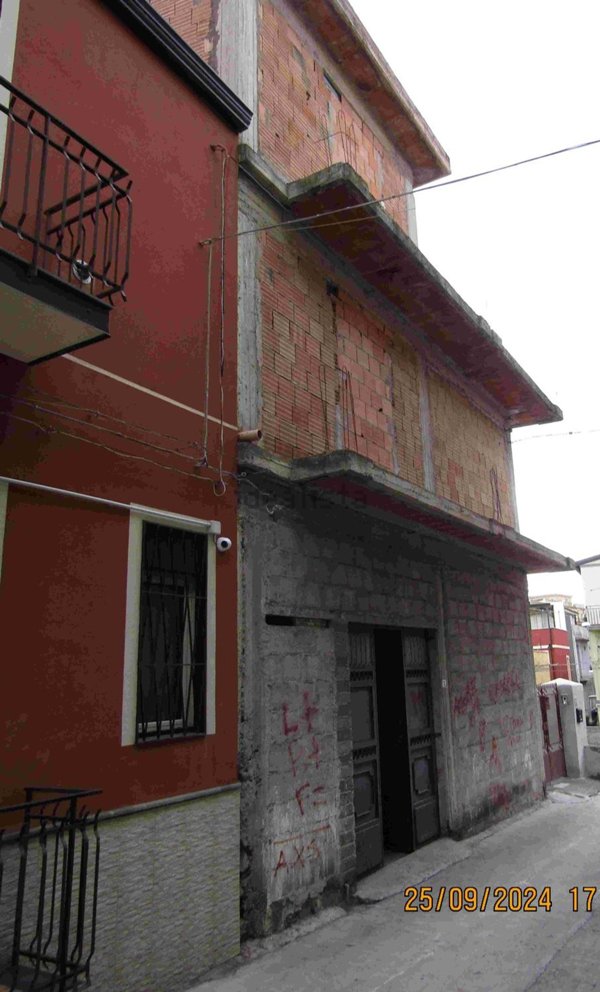 casa indipendente in vendita a Biancavilla