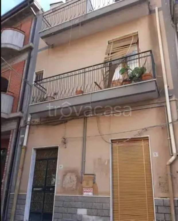 casa indipendente in vendita a Biancavilla