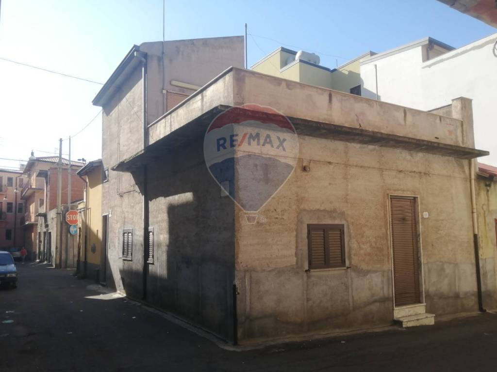 casa indipendente in vendita a Biancavilla