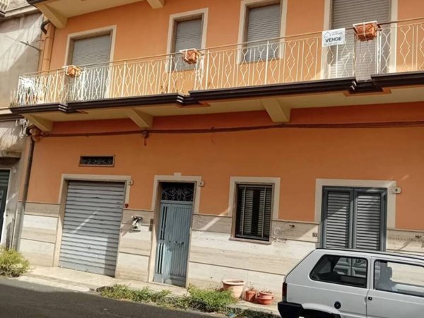 casa indipendente in vendita a Biancavilla