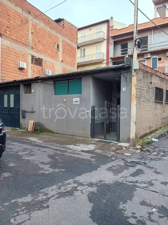 locale di sgombero in vendita a Biancavilla
