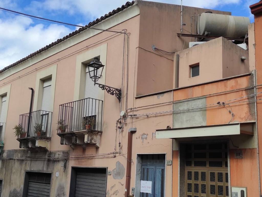 casa indipendente in vendita a Biancavilla