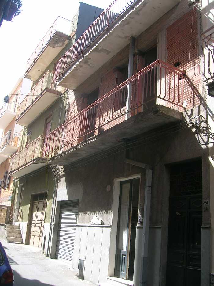 intera palazzina in vendita a Biancavilla