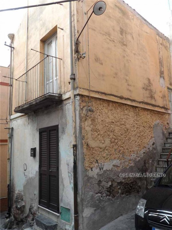 casa indipendente in vendita a Biancavilla