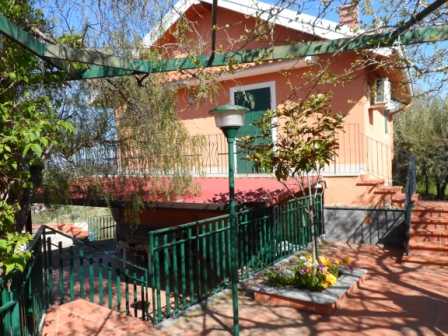 casa indipendente in vendita a Biancavilla
