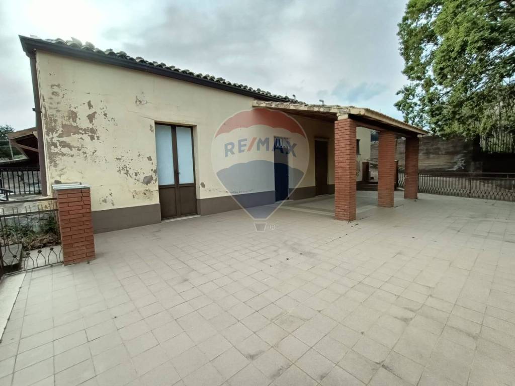 casa indipendente in vendita a Biancavilla