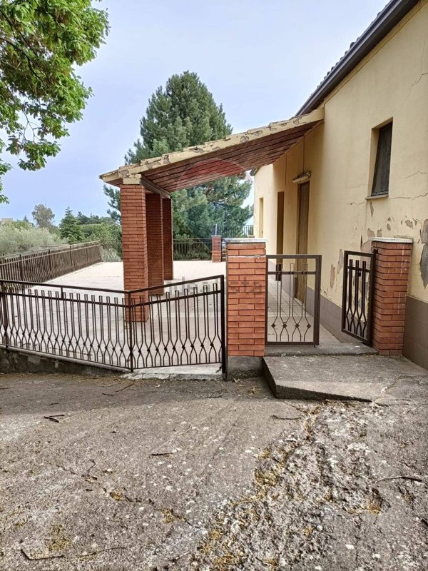 casa indipendente in vendita a Biancavilla