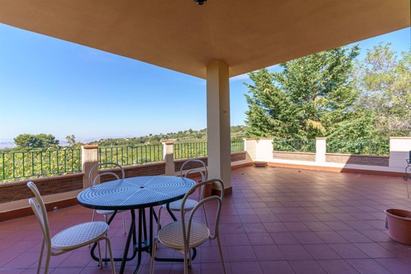 casa indipendente in vendita a Biancavilla
