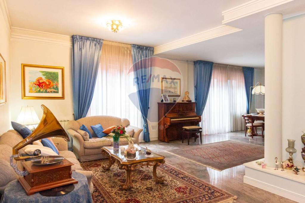 casa indipendente in vendita a Biancavilla