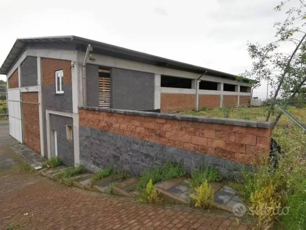 ufficio in vendita a Biancavilla