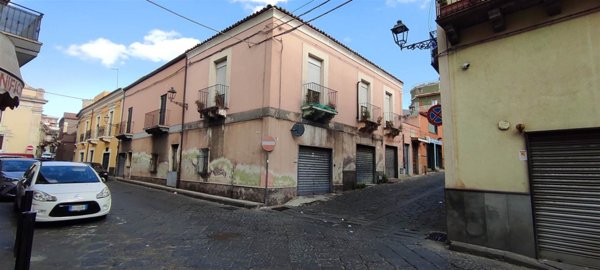 casa indipendente in vendita a Biancavilla