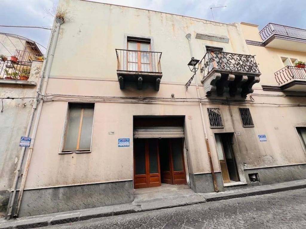 casa indipendente in vendita a Biancavilla