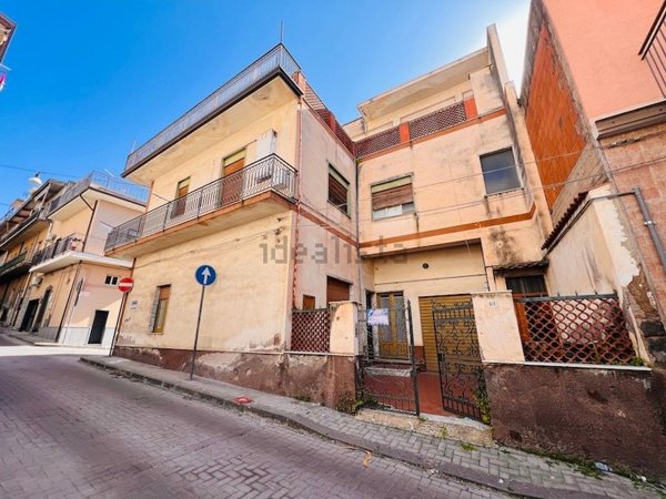 casa indipendente in vendita a Biancavilla