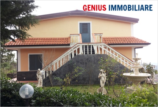 casa indipendente in vendita a Biancavilla