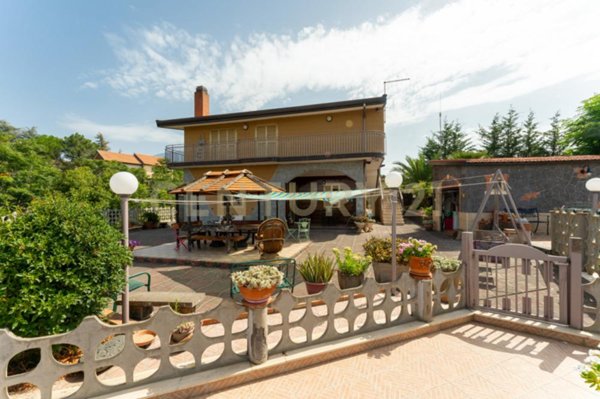 casa indipendente in vendita a Biancavilla